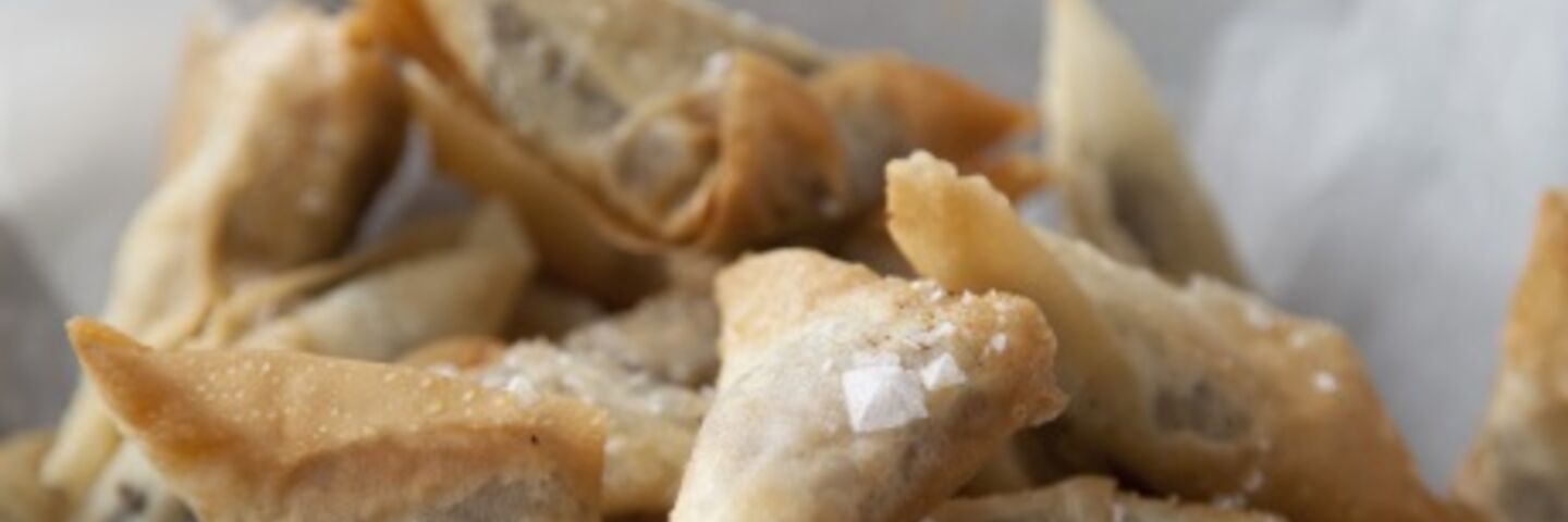 Black pudding samosas