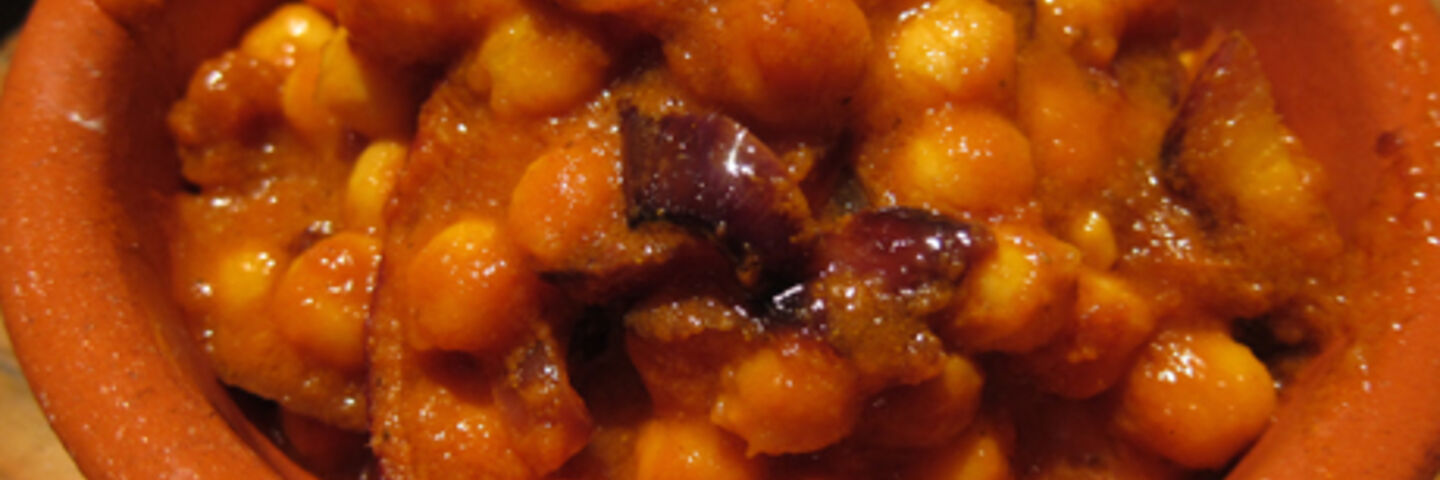 Tasty Chickpea Curry with Homemade Raita