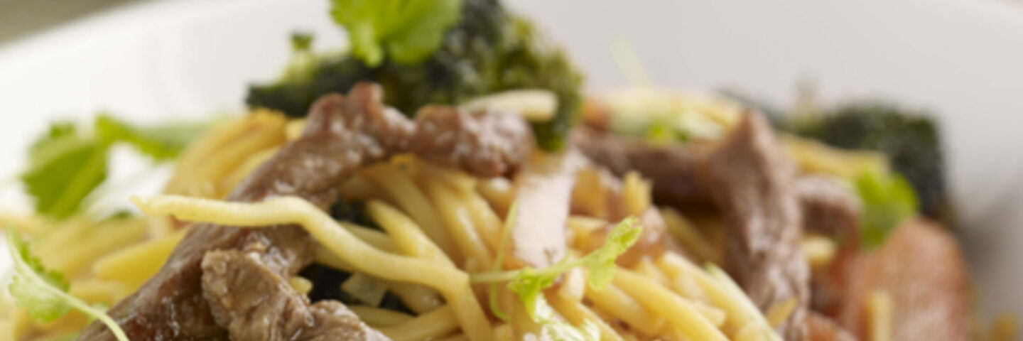 Crispy Chilli Beef with Broccoli and Noodles