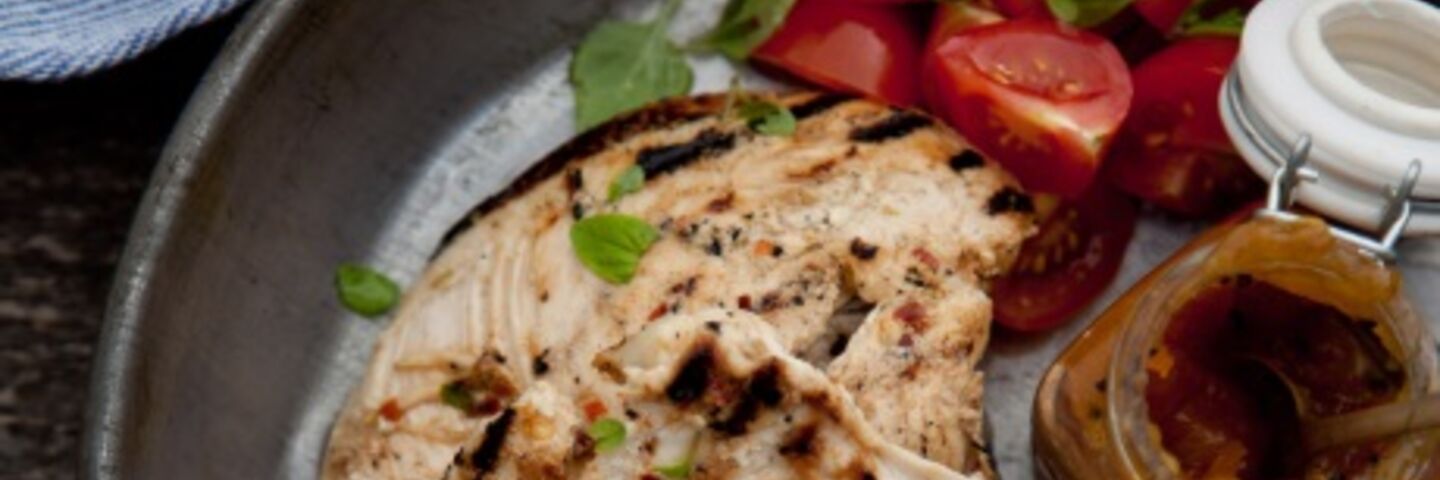 Barbecued chilli and yogurt chicken with mango chutney