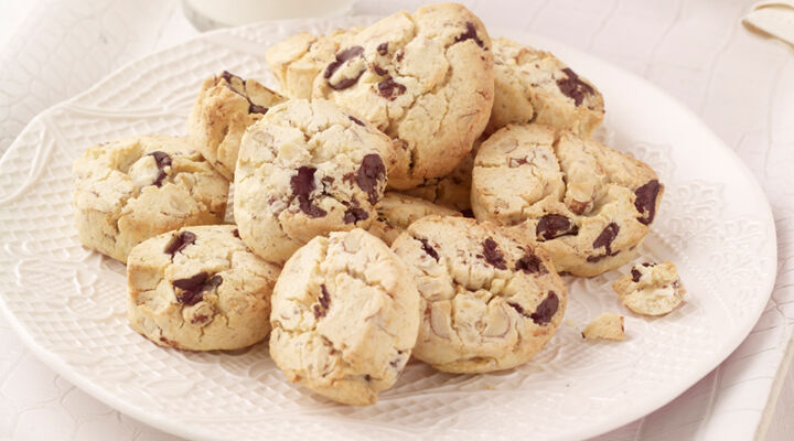 Dark chocolate hazelnut cookies recipe