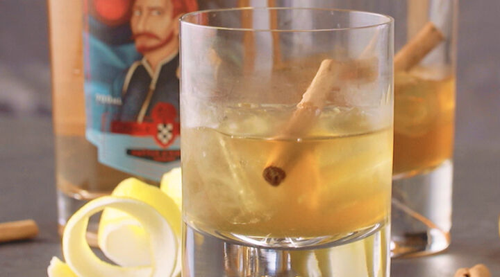 Whiskey sour cocktail