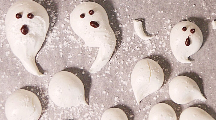 Ghost meringues recipe