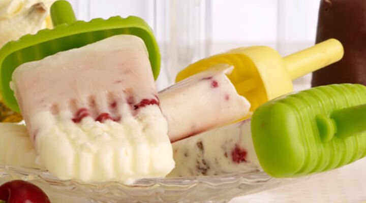 Berry and Yoghurt Pops