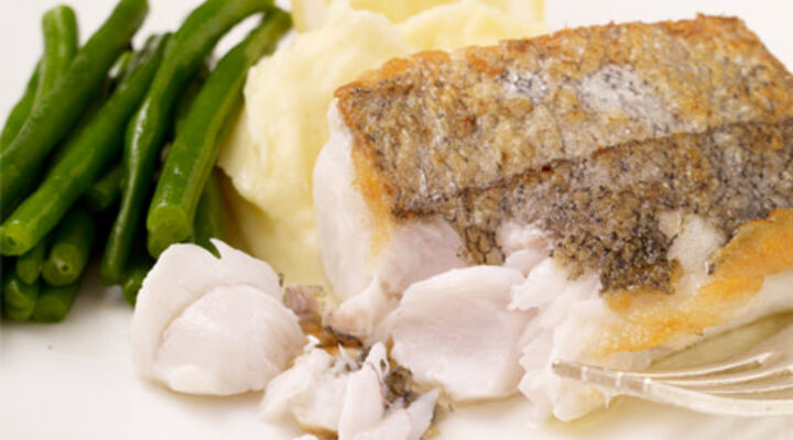 Pan-Fried Hake with Garlic Mash and Green Beans
