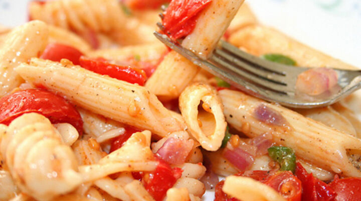 Pasta Salad with Ham, Tomato & Pineapple