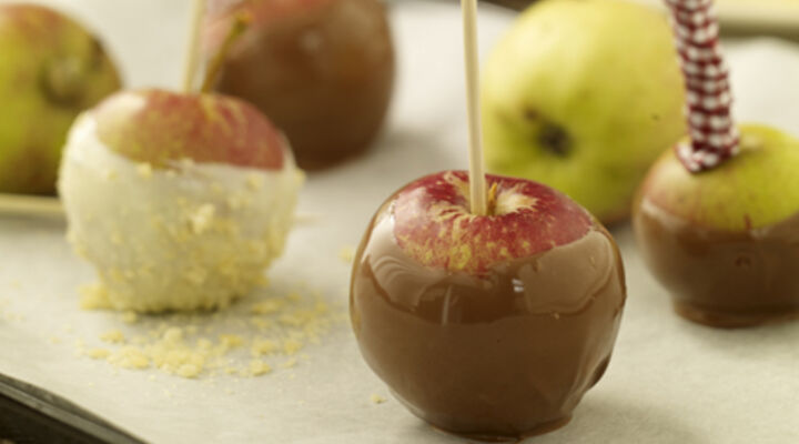Devilishly Dipped Chocolate Apples