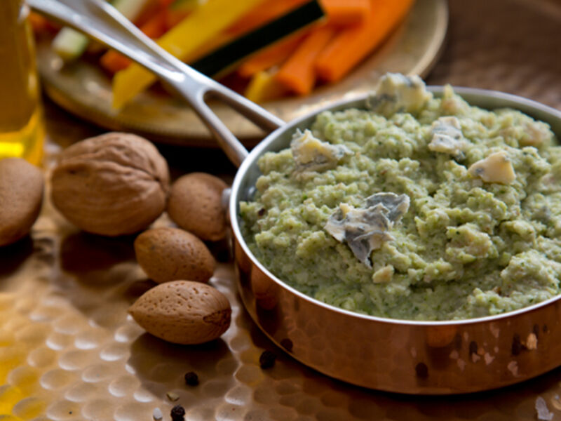 Broccoli almond gorgonzola dip recipe