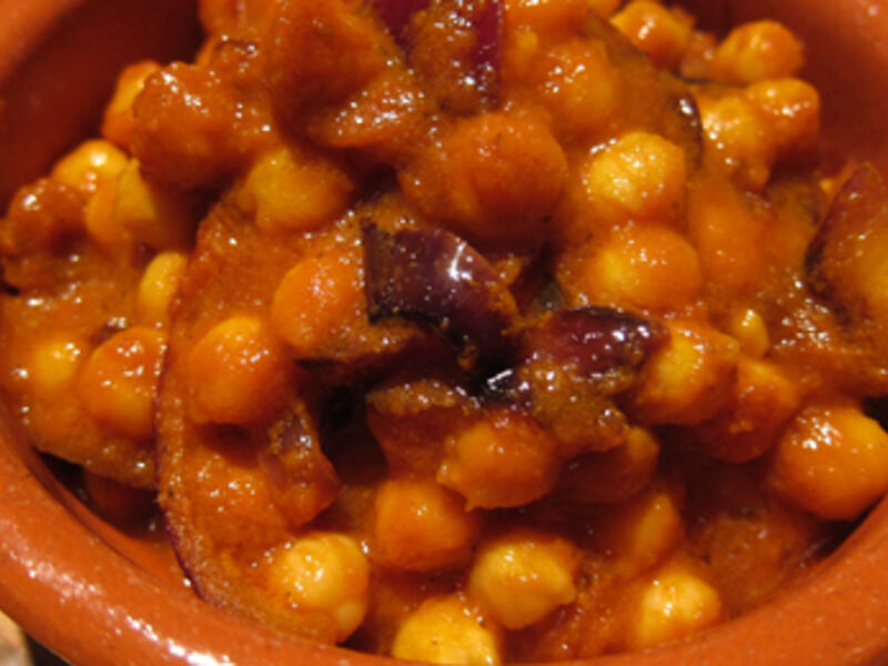 Tasty Chickpea Curry with Homemade Raita